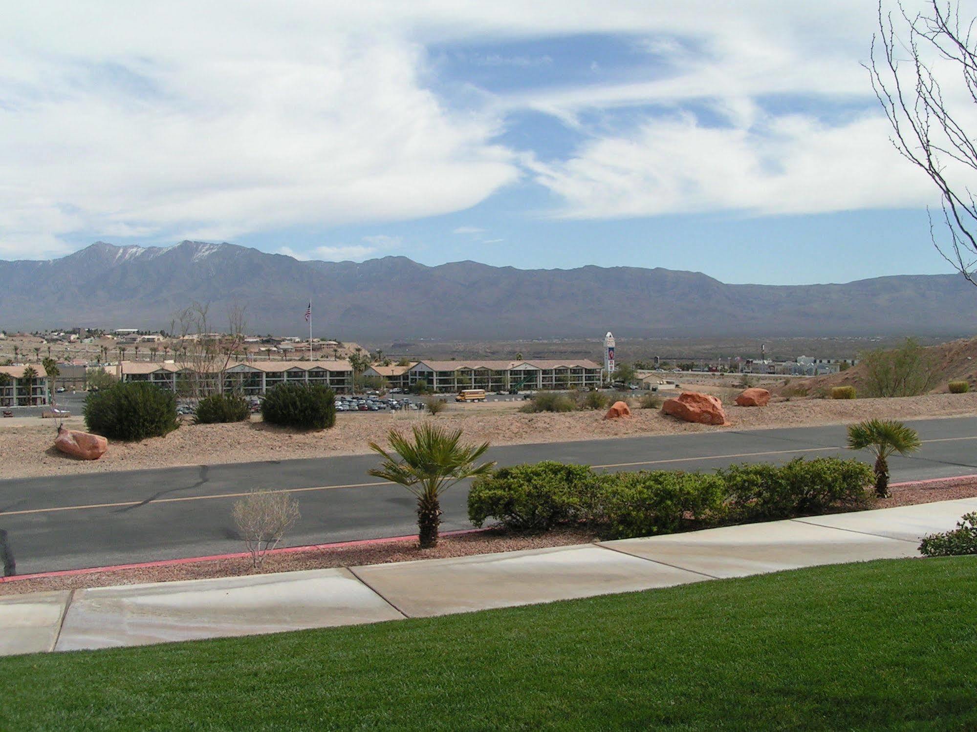 Mojave Edge Hotel Mesquite Exterior photo